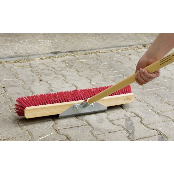 Matura de curte Kerbl 60 cm cu lamela de razuire Matura de curte Kerbl 60 cm cu lamela de razuire