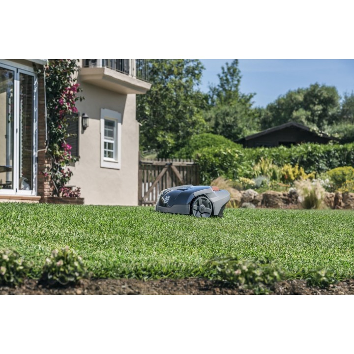 Robot tuns gazon Husqvarna Automower 105