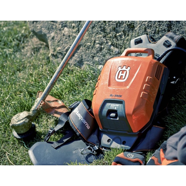 Motounealta tuns gard viu HUSQVARNA 520iHE3 (nu include acumulator si incarcator) Motounealta tuns gard viu HUSQVARNA 520iHE3 (nu include acumulator si incarcator)