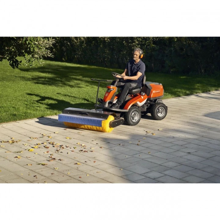 Tractor Husqvarna RIDER R 320X AWD (fara masa de taiere) Tractor Husqvarna RIDER R 320X AWD (fara masa de taiere)