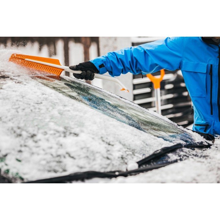 Perie si racleta pentru gheata FISKARS SnowXpert Perie si racleta pentru gheata FISKARS SnowXpert