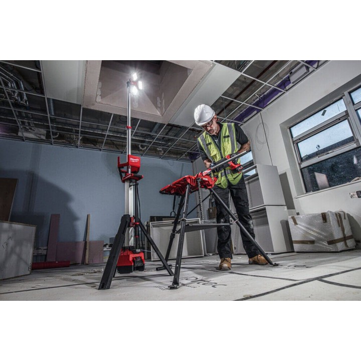 Proiector Turn Milwaukee M18 SAL-0, 2000 Lumeni, fara Acumulator Proiector Turn Milwaukee M18 SAL-0, 2000 Lumeni, fara Acumulator