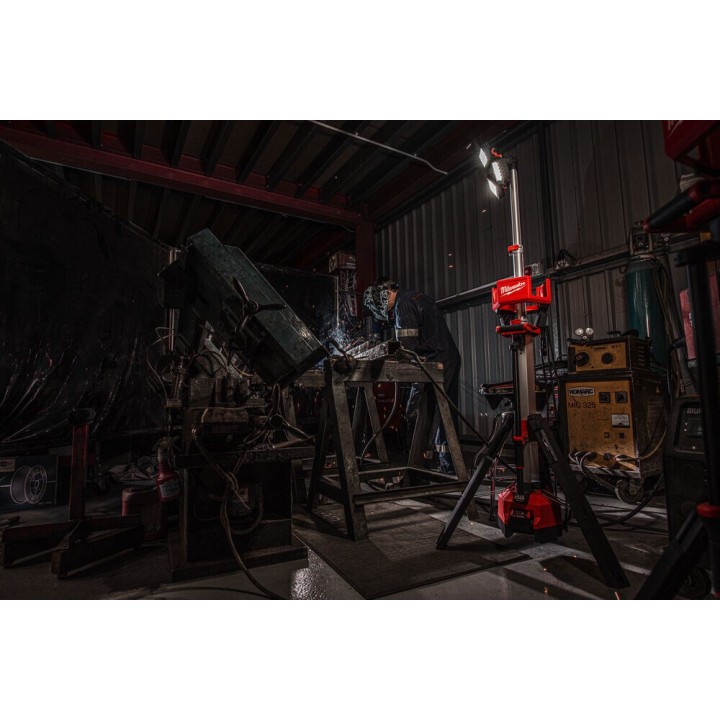 Proiector Turn Milwaukee M18 SAL-0, 2000 Lumeni, fara Acumulator Proiector Turn Milwaukee M18 SAL-0, 2000 Lumeni, fara Acumulator