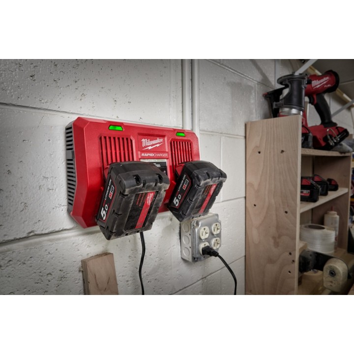 Incarcator Acumulatori Milwaukee M18 DFC, Dublu Incarcator Acumulatori Milwaukee M18 DFC, Dublu