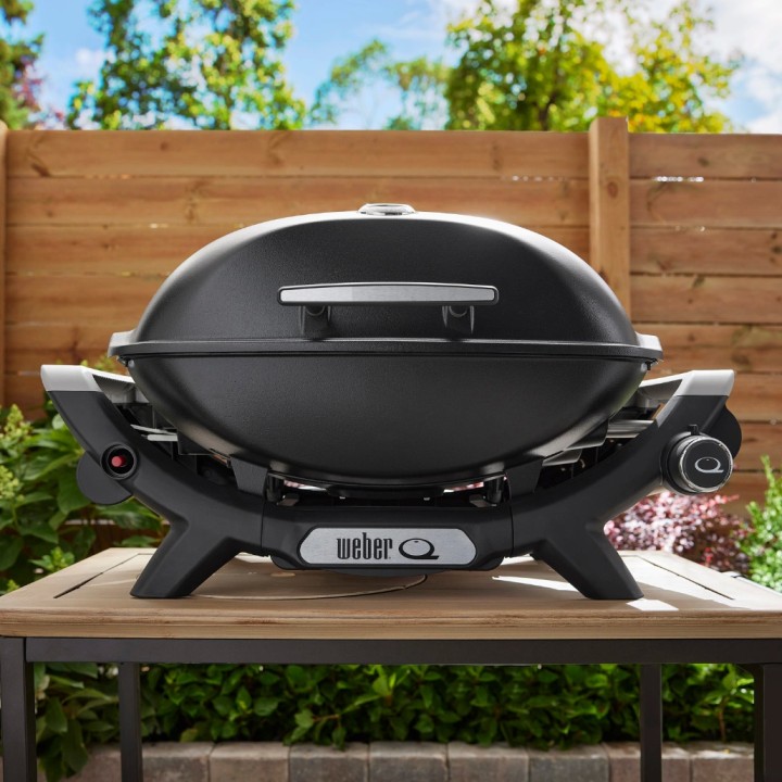 Gratar pe gaz Q2100N Weber + Regulator - Negru