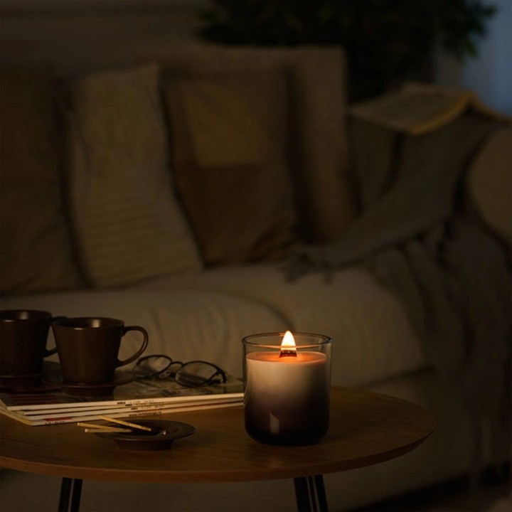 Lumanare cu trosnet si miros de semineu TAGU CANDLEPLACE