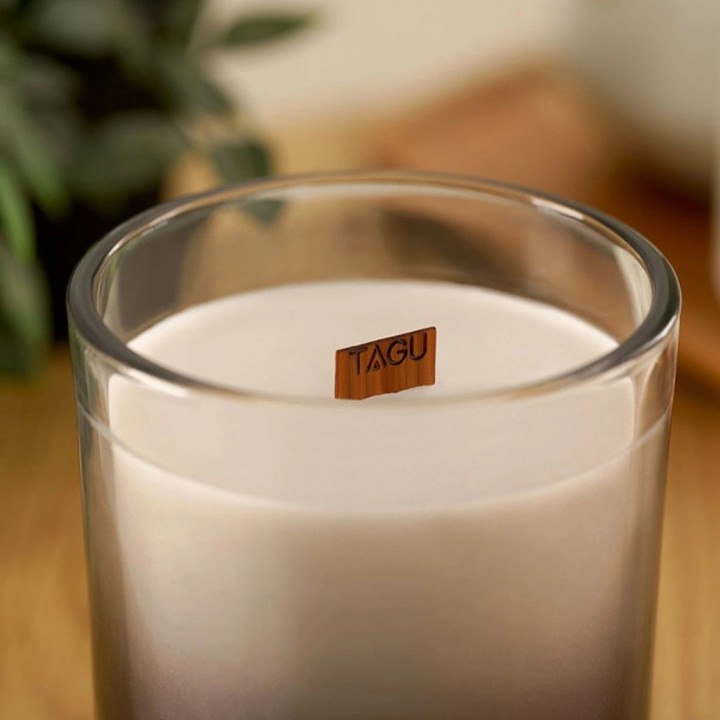 Lumanare cu trosnet si miros de semineu TAGU CANDLEPLACE