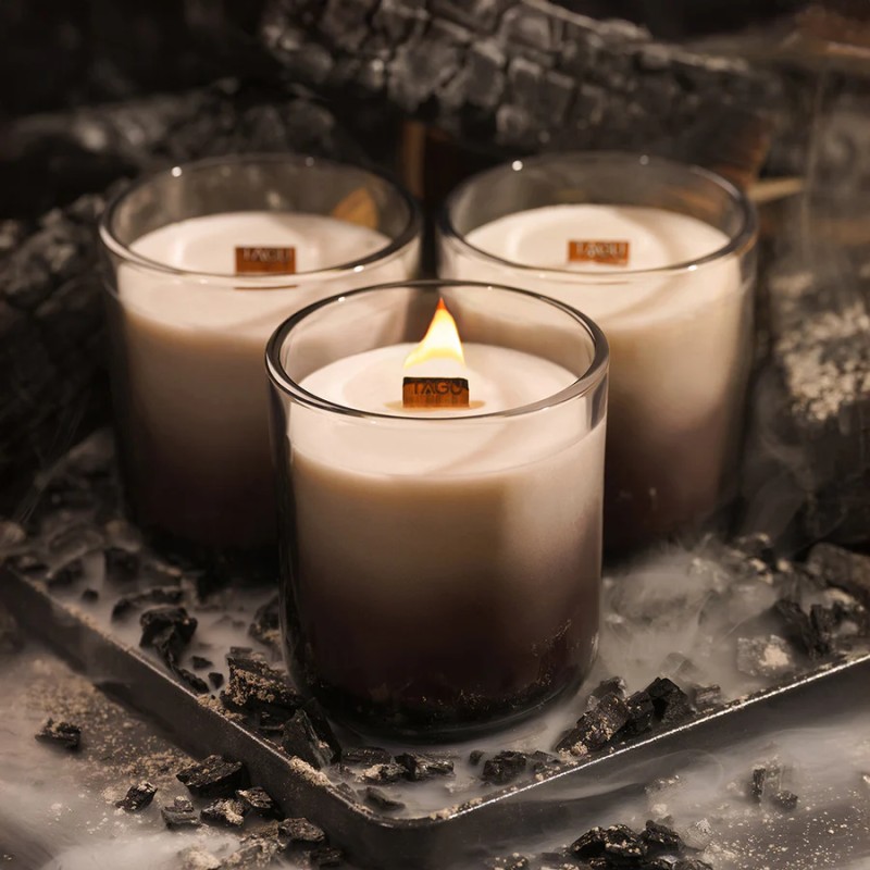 Set 3 lumanari cu trosnet si miros de semineu TAGU CANDLEPLACE