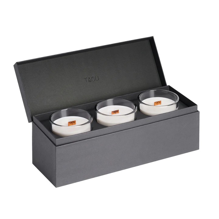 Set 3 lumanari cu trosnet si miros de semineu TAGU CANDLEPLACE