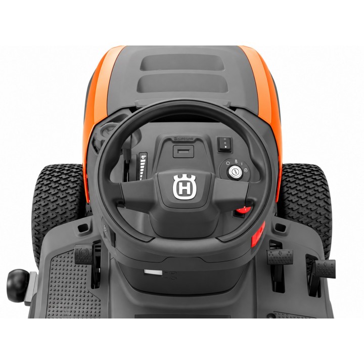 Tractor de tuns gazon Husqvarna TC 220T, Motor benzină 708 cm³, 2 cilindri, Tăiere 108 cm, Transmisie hidrostatică, cu colector