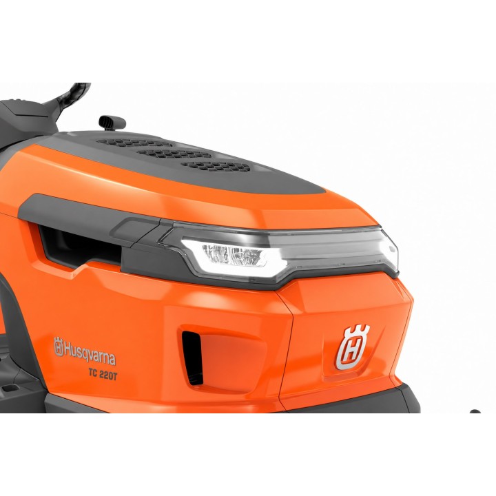 Tractor de tuns gazon Husqvarna TC 220T, Motor benzină 708 cm³, 2 cilindri, Tăiere 108 cm, Transmisie hidrostatică, cu colector