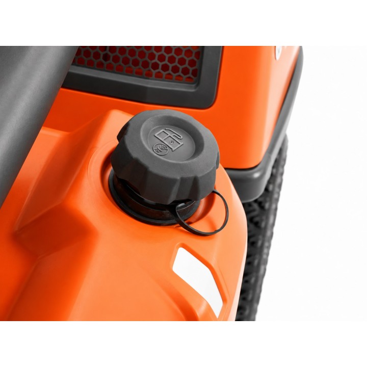 Tractor de tuns gazon Husqvarna Rider RC 320Ts AWD, Motor 635 cm³, Tracțiune 4x4, Colector 300 L, Fără masă de tăiere