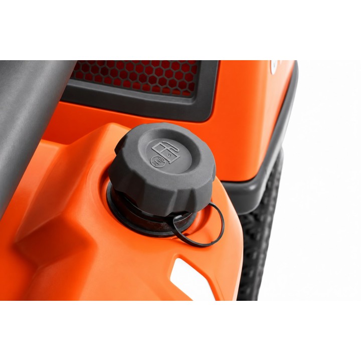 Husqvarna Rider R 216T AWD, 4x4, motor 586 cm³ - Fără masă de tăiere