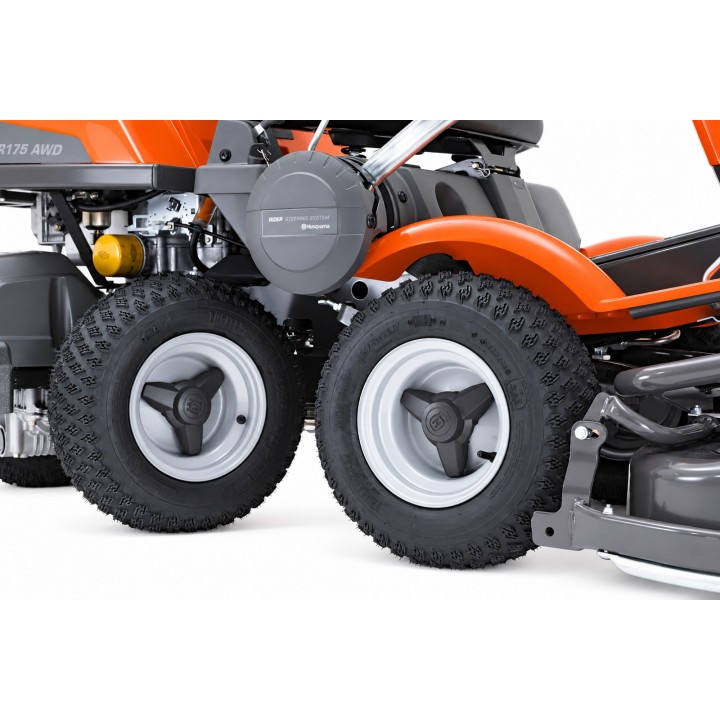 Husqvarna Rider R 216T AWD, 4x4, motor 586 cm³ - Fără masă de tăiere
