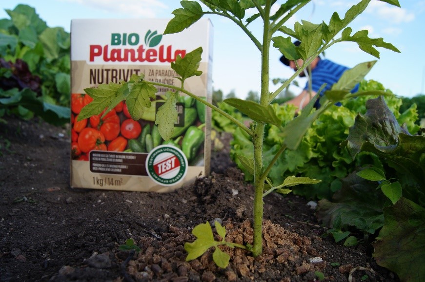 Îngrășământ organic granulat Bio Plantella Nutrivit pentru roșii