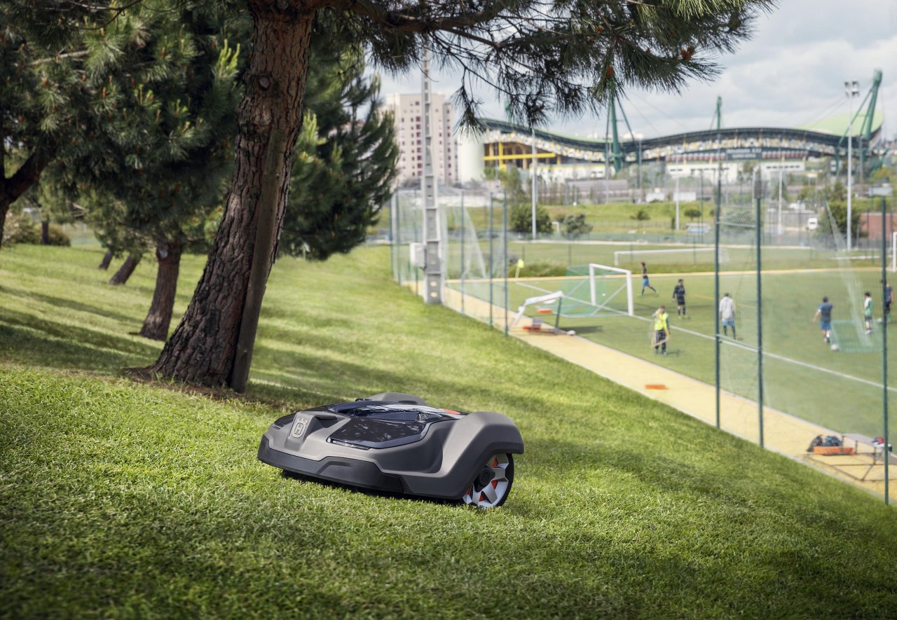 Verdon - Robot tuns gazonul Husqvarna Automower 450X