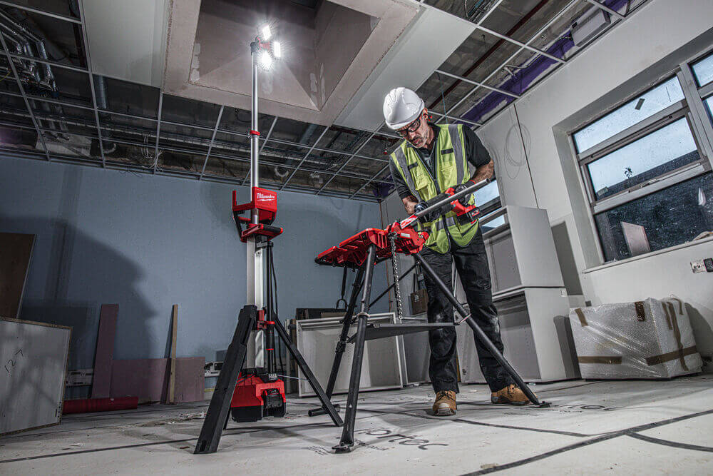 Proiector Turn Milwaukee M18 SAL-0, 2000 Lumeni, fara Acumulator